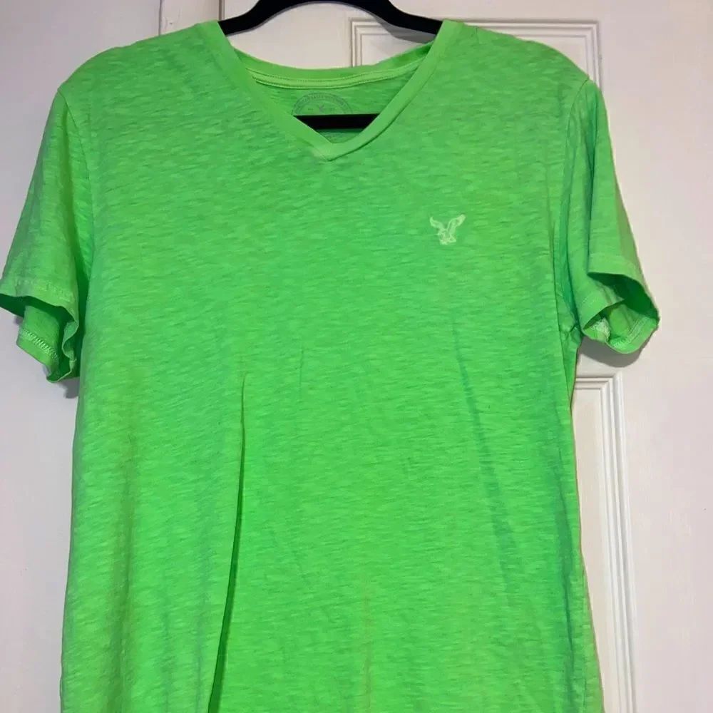 American eagle logo tee shirt size meduim